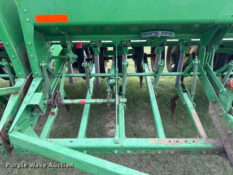 image for item EP0705 John Deere 9300 grain drill