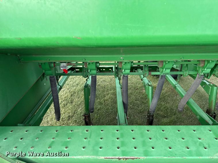 image for item EP0705 John Deere 9300 grain drill