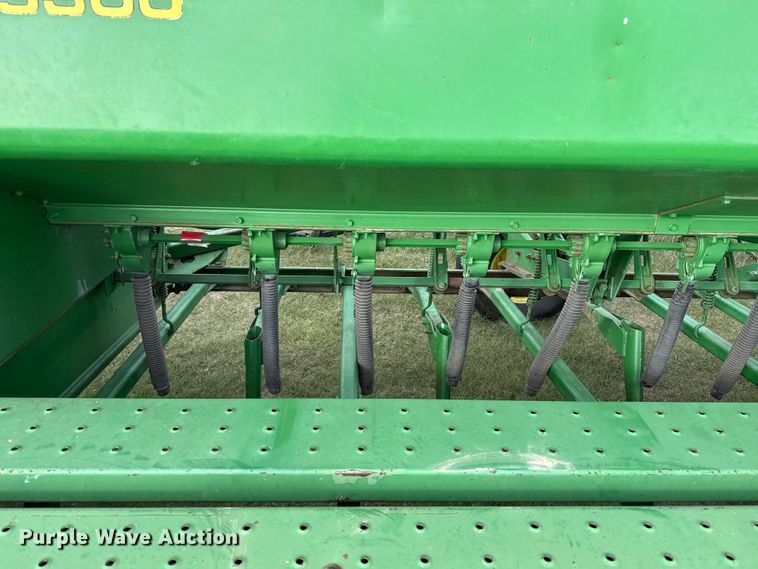 image for item EP0705 John Deere 9300 grain drill