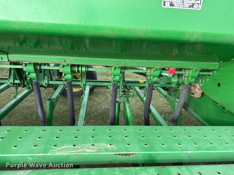 image for item EP0705 John Deere 9300 grain drill