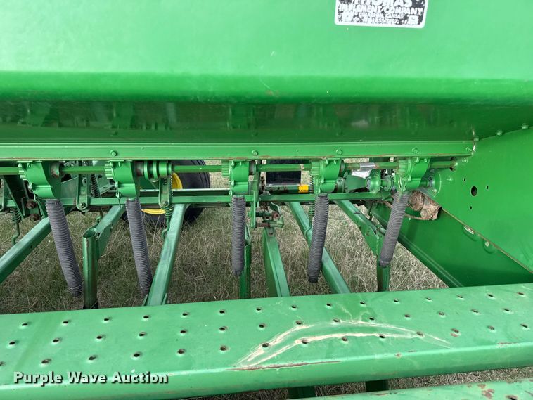 image for item EP0705 John Deere 9300 grain drill