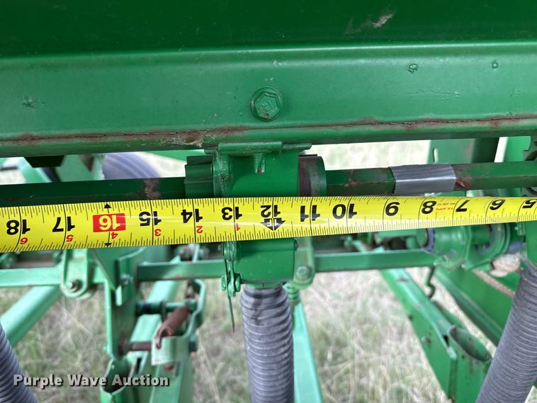 image for item EP0705 John Deere 9300 grain drill