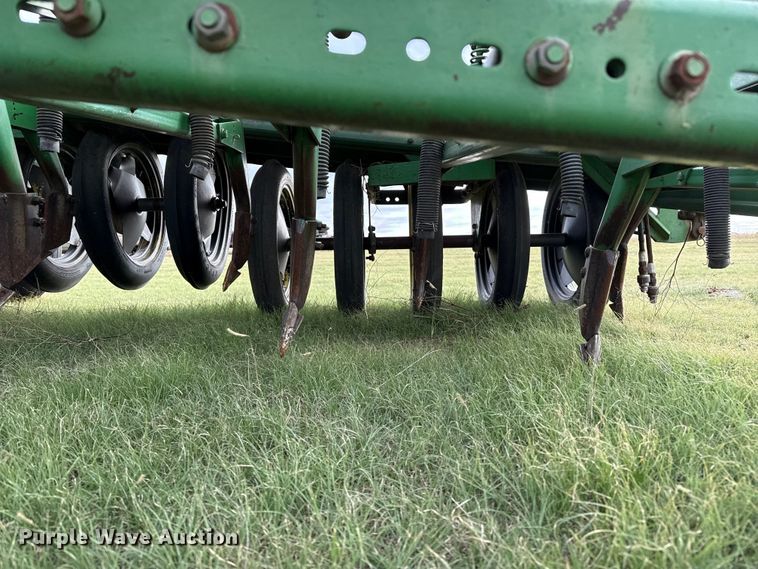 image for item EP0705 John Deere 9300 grain drill