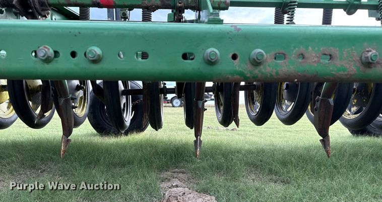 image for item EP0705 John Deere 9300 grain drill