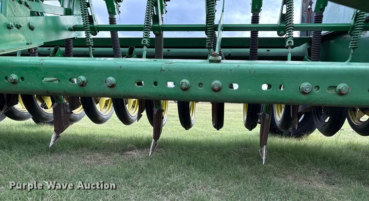 image for item EP0705 John Deere 9300 grain drill