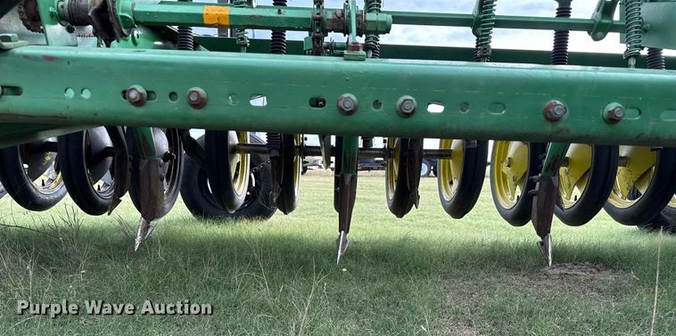 image for item EP0705 John Deere 9300 grain drill