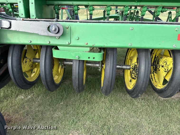 image for item EP0705 John Deere 9300 grain drill