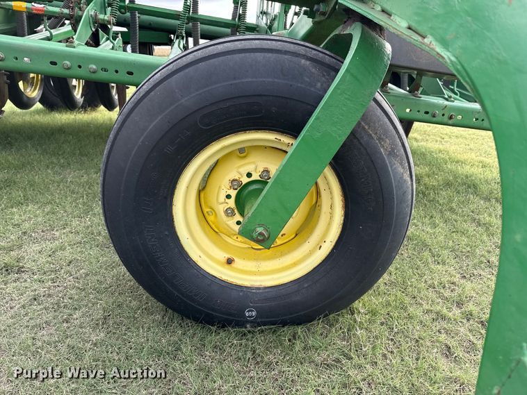image for item EP0705 John Deere 9300 grain drill