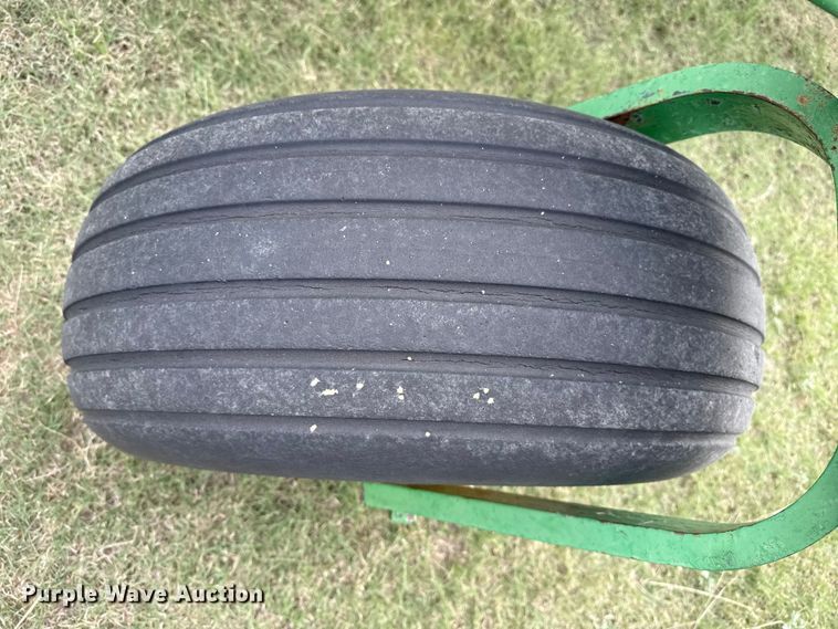 image for item EP0705 John Deere 9300 grain drill