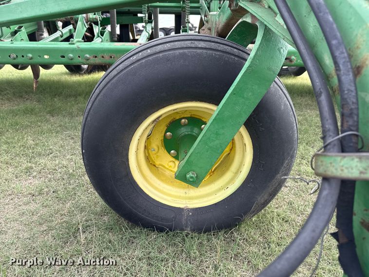 image for item EP0705 John Deere 9300 grain drill