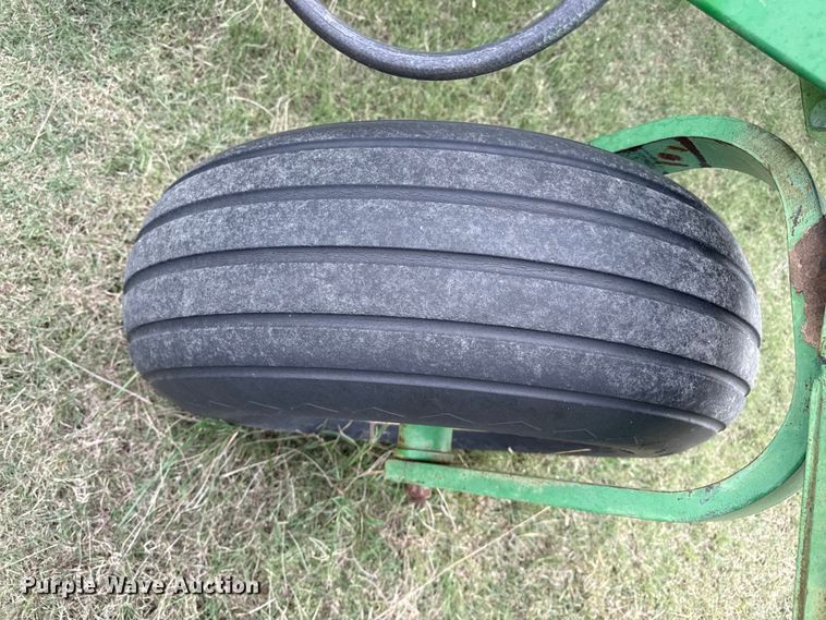 image for item EP0705 John Deere 9300 grain drill