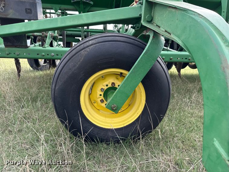 image for item EP0705 John Deere 9300 grain drill