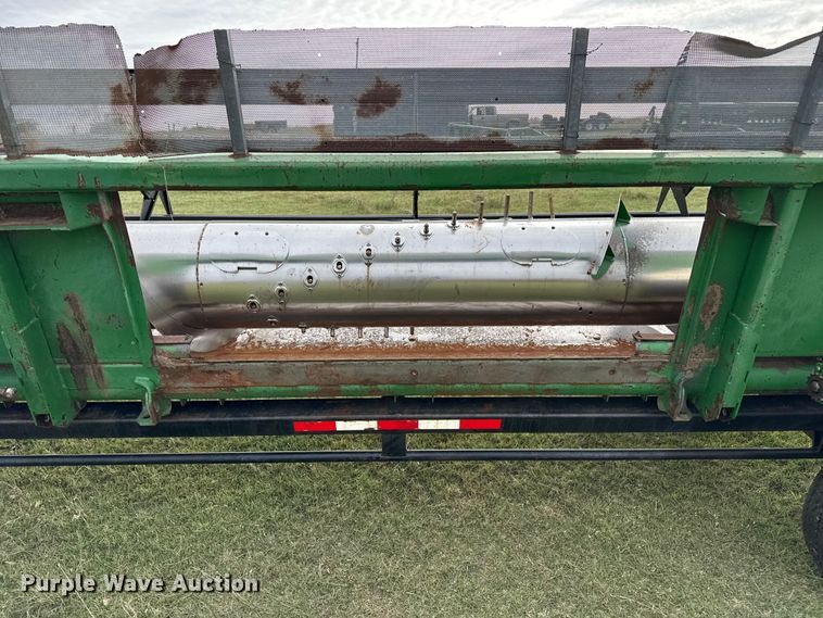 image for item EP0706 John Deere 930 rigid head