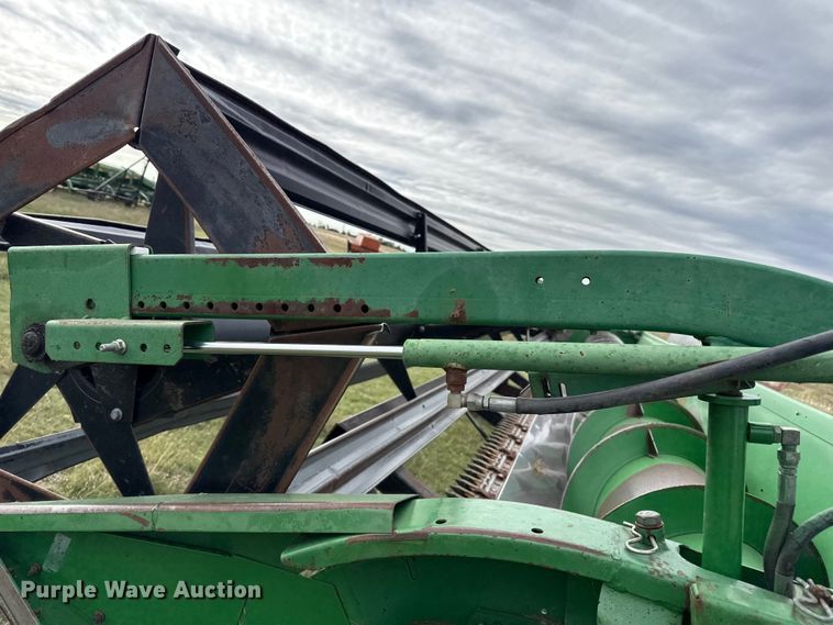 image for item EP0706 John Deere 930 rigid head