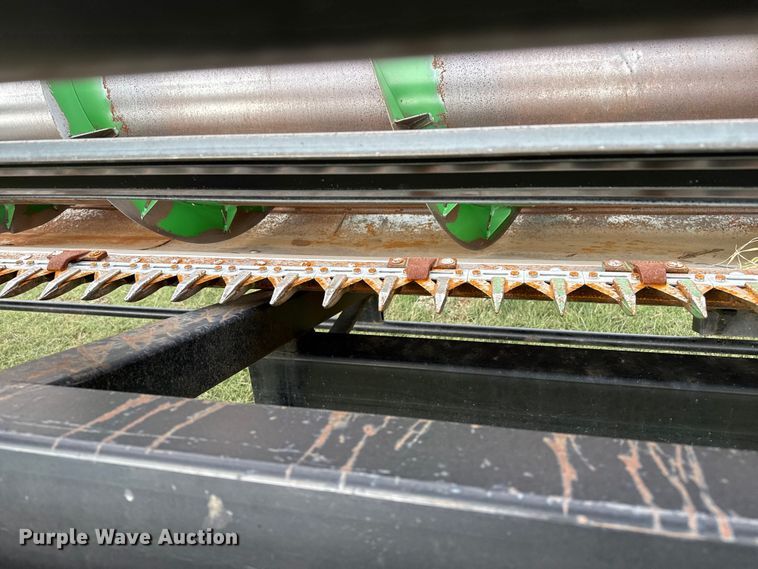 image for item EP0706 John Deere 930 rigid head