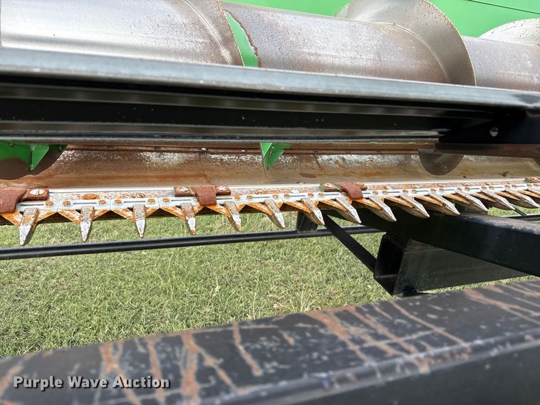 image for item EP0706 John Deere 930 rigid head