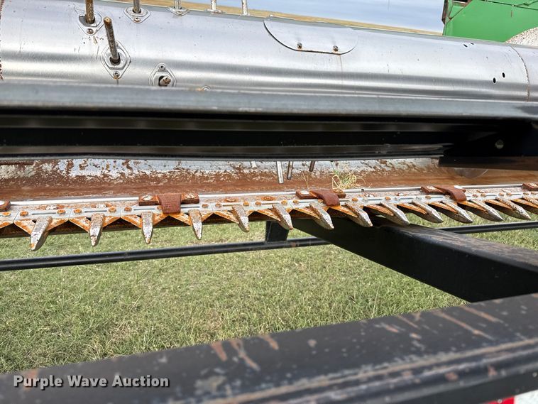 image for item EP0706 John Deere 930 rigid head