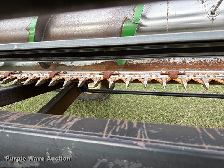 image for item EP0706 John Deere 930 rigid head