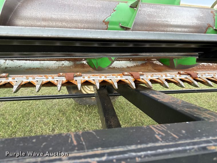 image for item EP0706 John Deere 930 rigid head