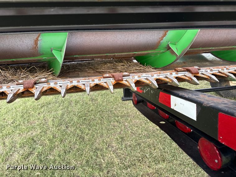 image for item EP0706 John Deere 930 rigid head