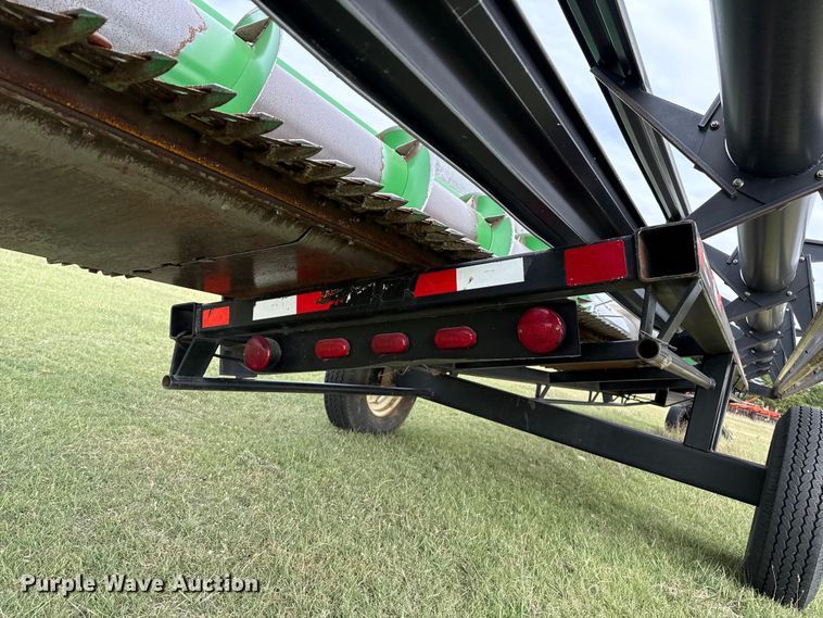 image for item EP0706 John Deere 930 rigid head