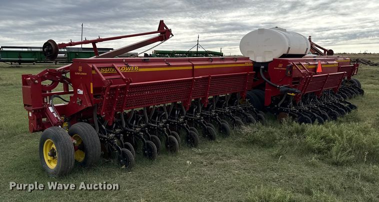 image for item EP0707 Sunflower 9433 grain drill