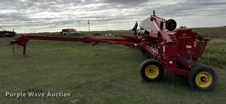 image for item EP0707 Sunflower 9433 grain drill