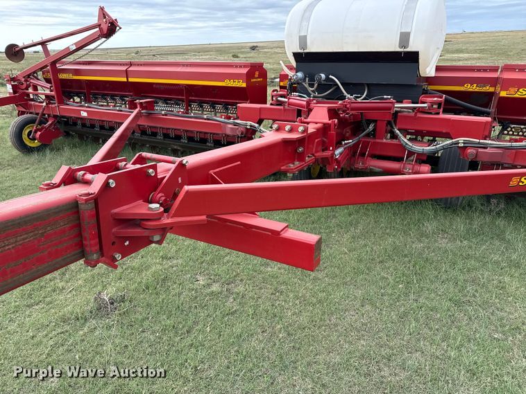 image for item EP0707 Sunflower 9433 grain drill