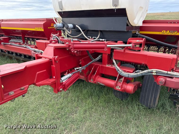 image for item EP0707 Sunflower 9433 grain drill