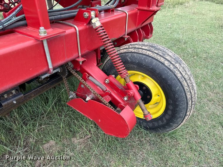 image for item EP0707 Sunflower 9433 grain drill