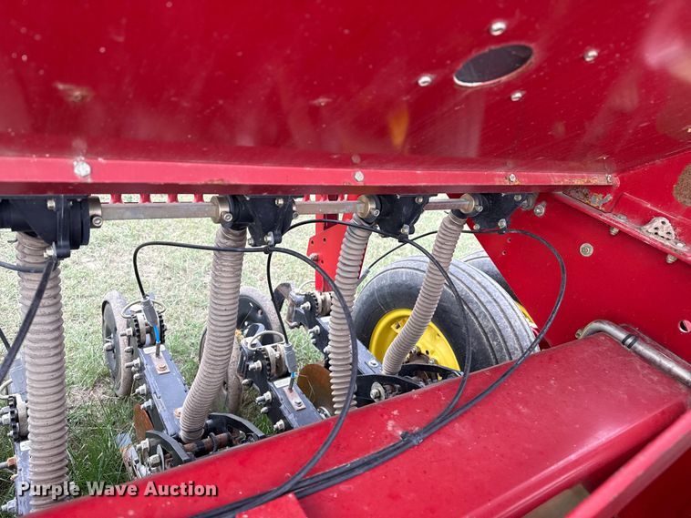 image for item EP0707 Sunflower 9433 grain drill