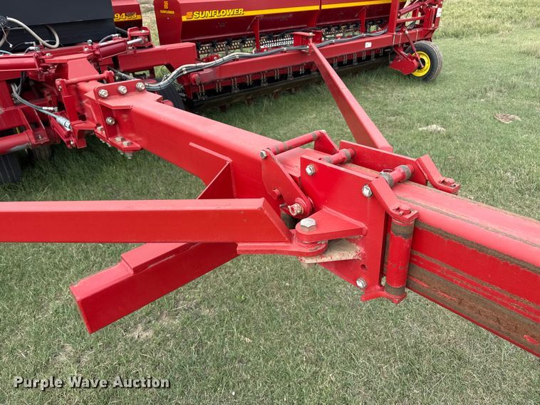 image for item EP0707 Sunflower 9433 grain drill