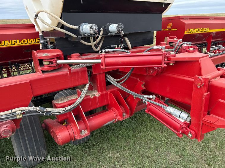 image for item EP0707 Sunflower 9433 grain drill