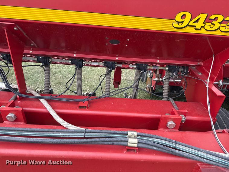 image for item EP0707 Sunflower 9433 grain drill