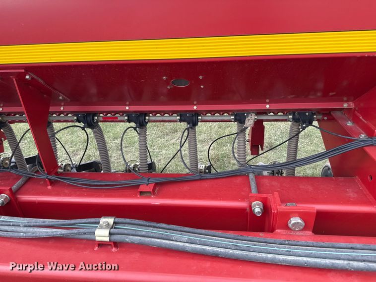 image for item EP0707 Sunflower 9433 grain drill