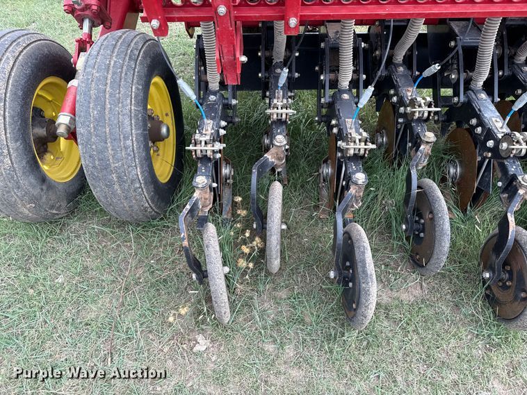 image for item EP0707 Sunflower 9433 grain drill