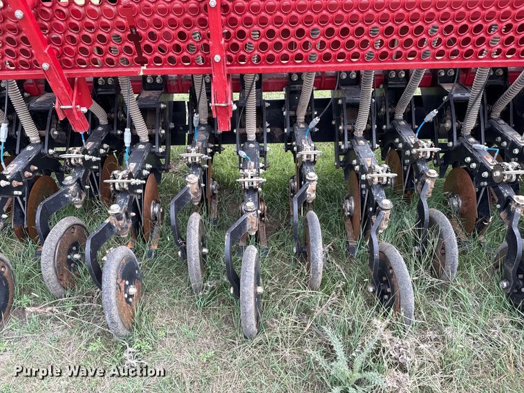 image for item EP0707 Sunflower 9433 grain drill