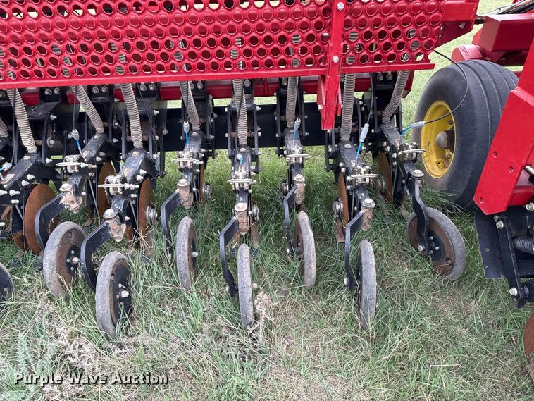 image for item EP0707 Sunflower 9433 grain drill