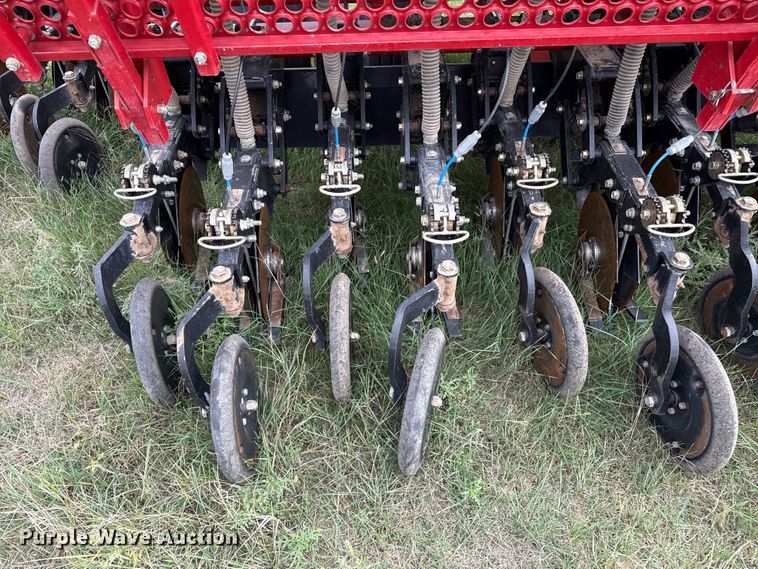 image for item EP0707 Sunflower 9433 grain drill