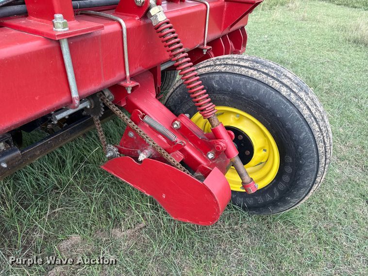 image for item EP0707 Sunflower 9433 grain drill