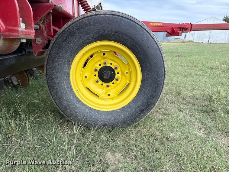 image for item EP0707 Sunflower 9433 grain drill