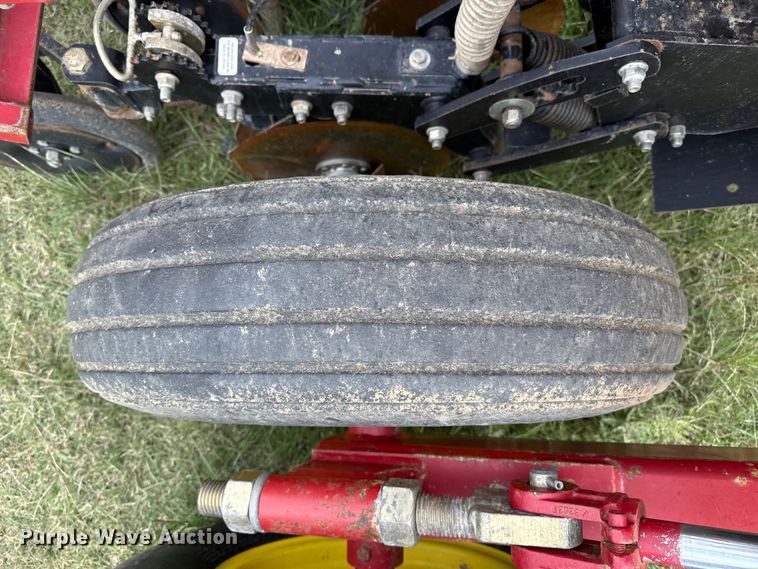 image for item EP0707 Sunflower 9433 grain drill