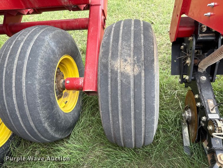 image for item EP0707 Sunflower 9433 grain drill