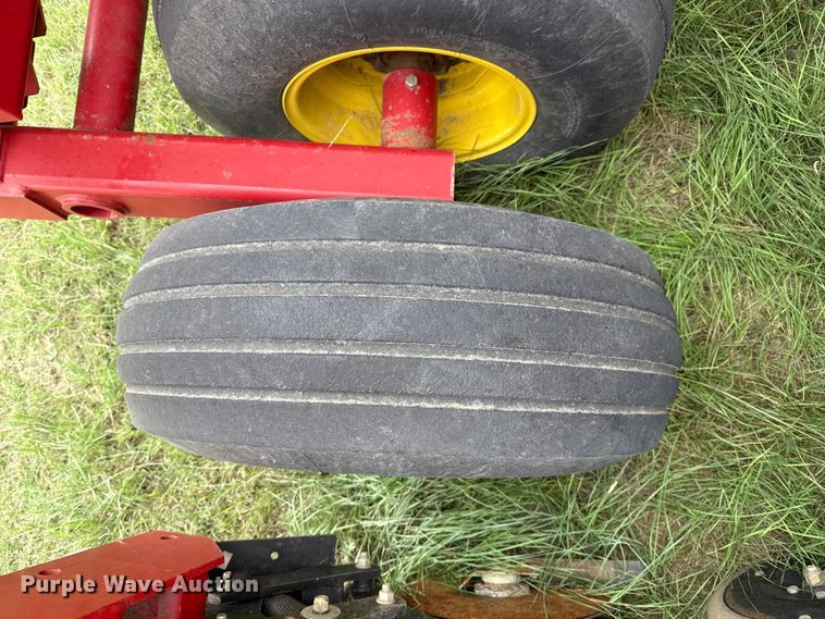 image for item EP0707 Sunflower 9433 grain drill