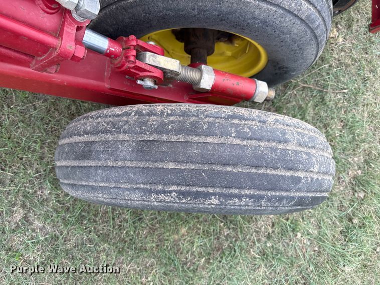 image for item EP0707 Sunflower 9433 grain drill