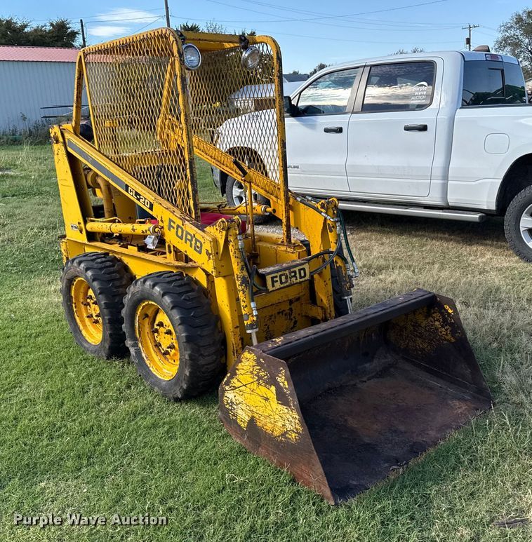 image for item EP0724 1975 Ford CL20 skid steer loader