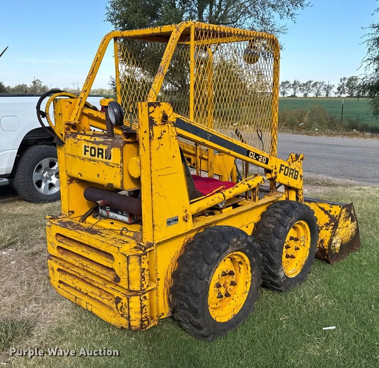 image for item EP0724 1975 Ford CL20 skid steer loader