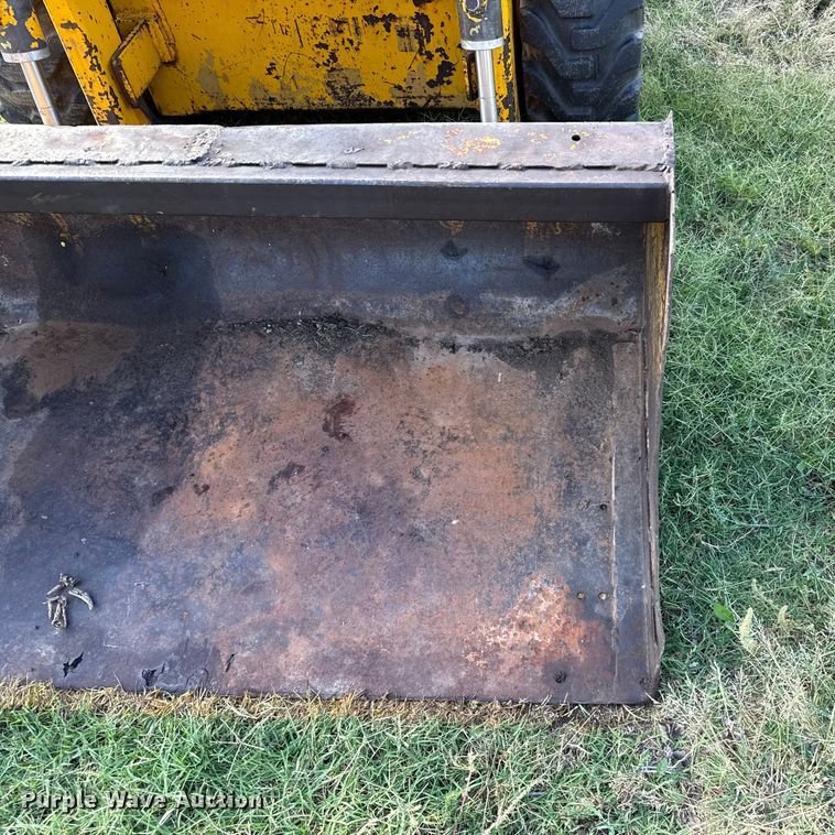 image for item EP0724 1975 Ford CL20 skid steer loader