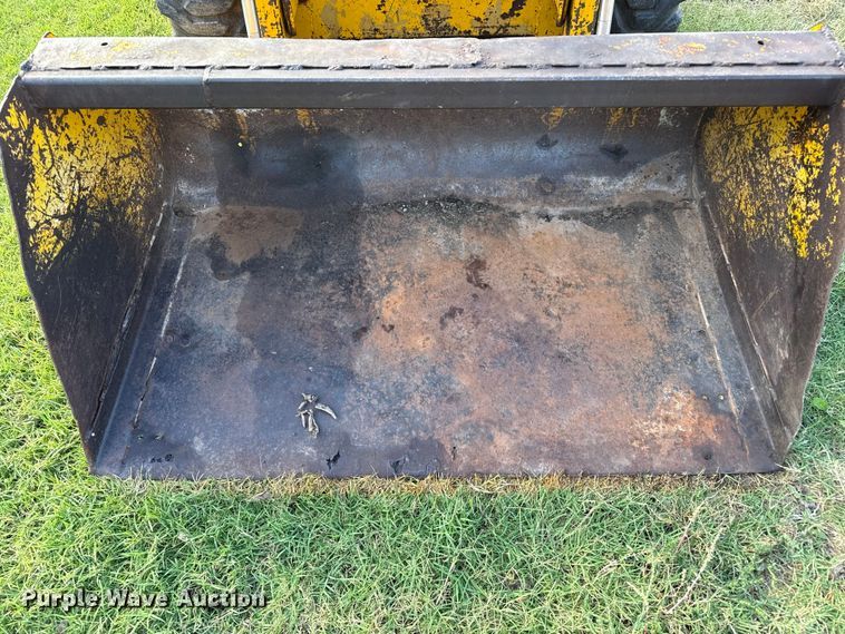 image for item EP0724 1975 Ford CL20 skid steer loader