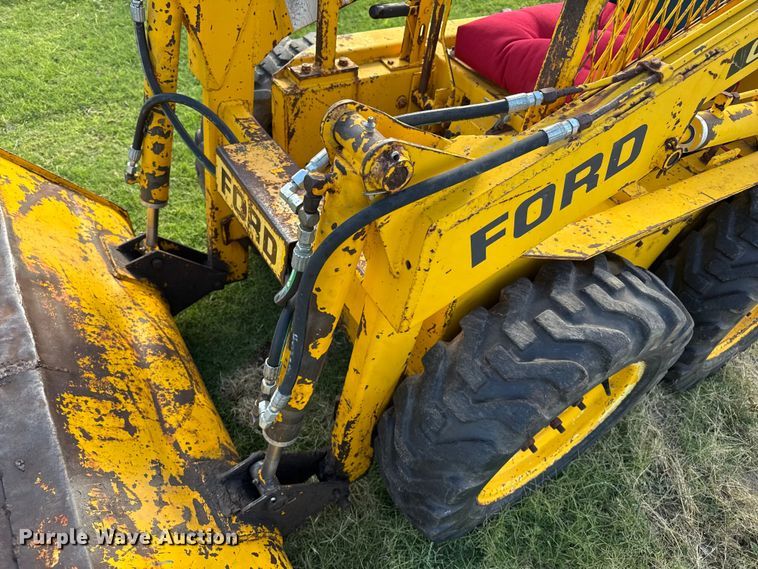 image for item EP0724 1975 Ford CL20 skid steer loader
